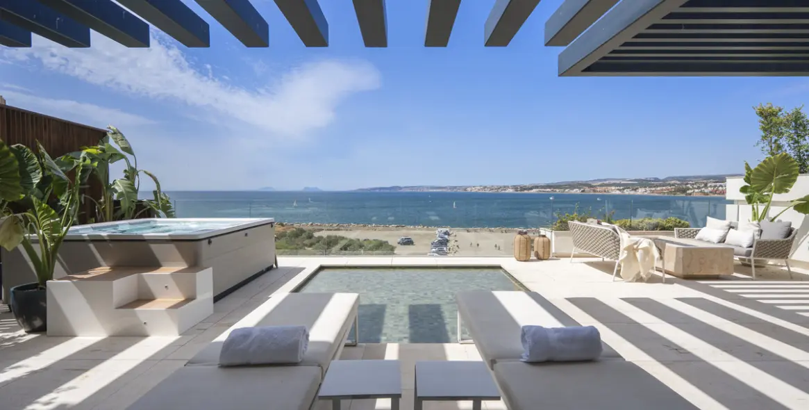 Sale of middle floor apartment in Estepona 22