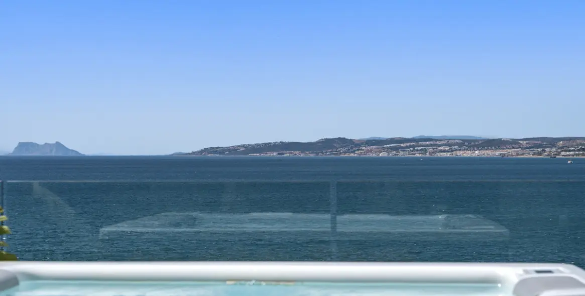 Sale of middle floor apartment in Estepona 27