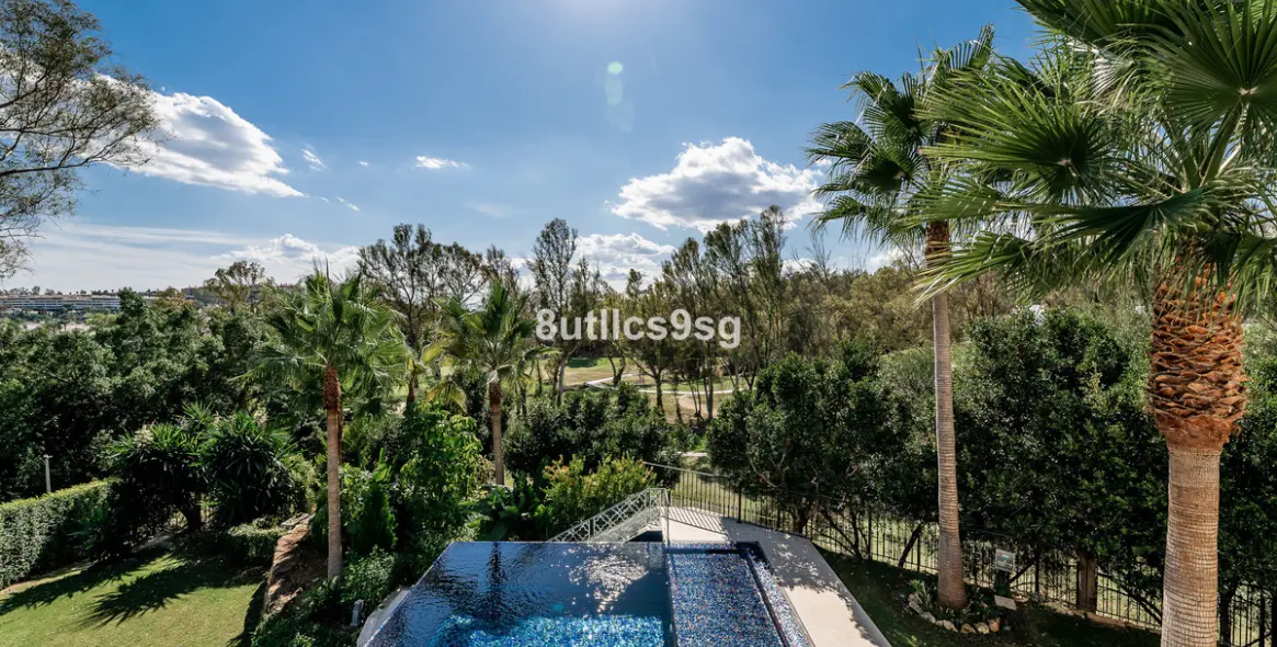 Venta de villa independiente en Nueva Andalucía 2