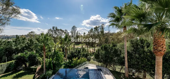 Sale of detached villa in Nueva Andalucía 1