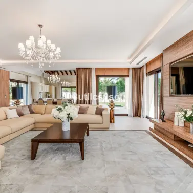 Sale of detached villa in Nueva Andalucía