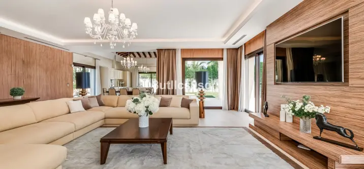 Sale of detached villa in Nueva Andalucía 3