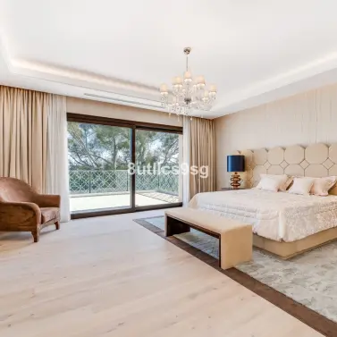 Sale of detached villa in Nueva Andalucía