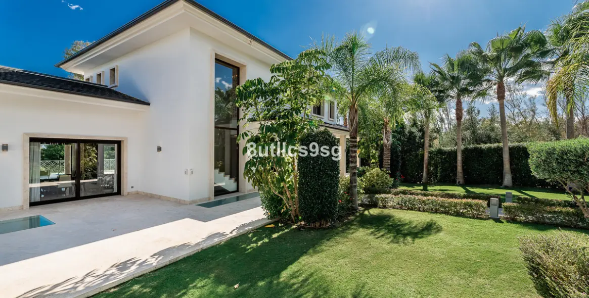Venta de villa independiente en Nueva Andalucía 11