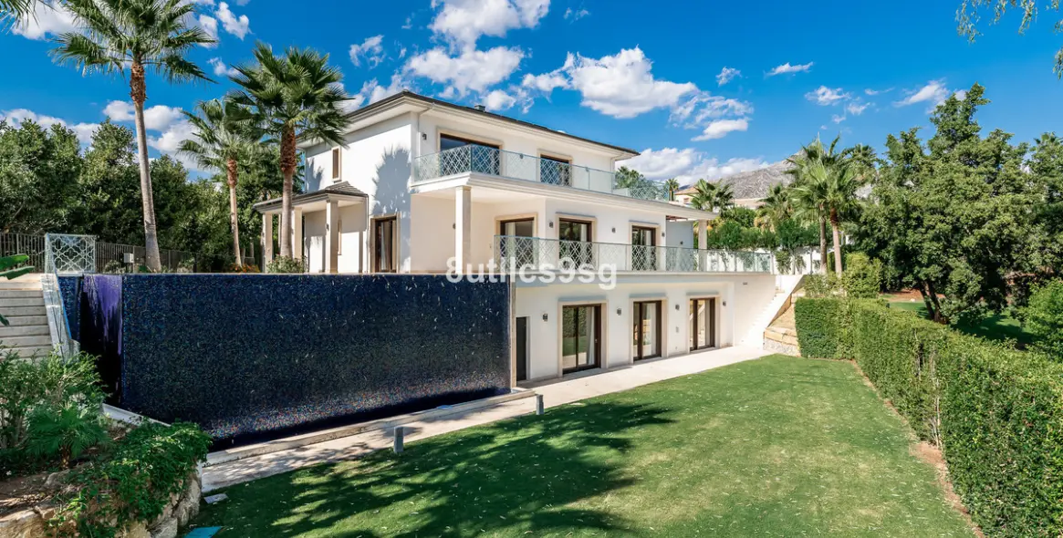 Venta de villa independiente en Nueva Andalucía 12