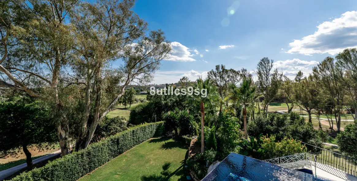 Venta de villa independiente en Nueva Andalucía 15
