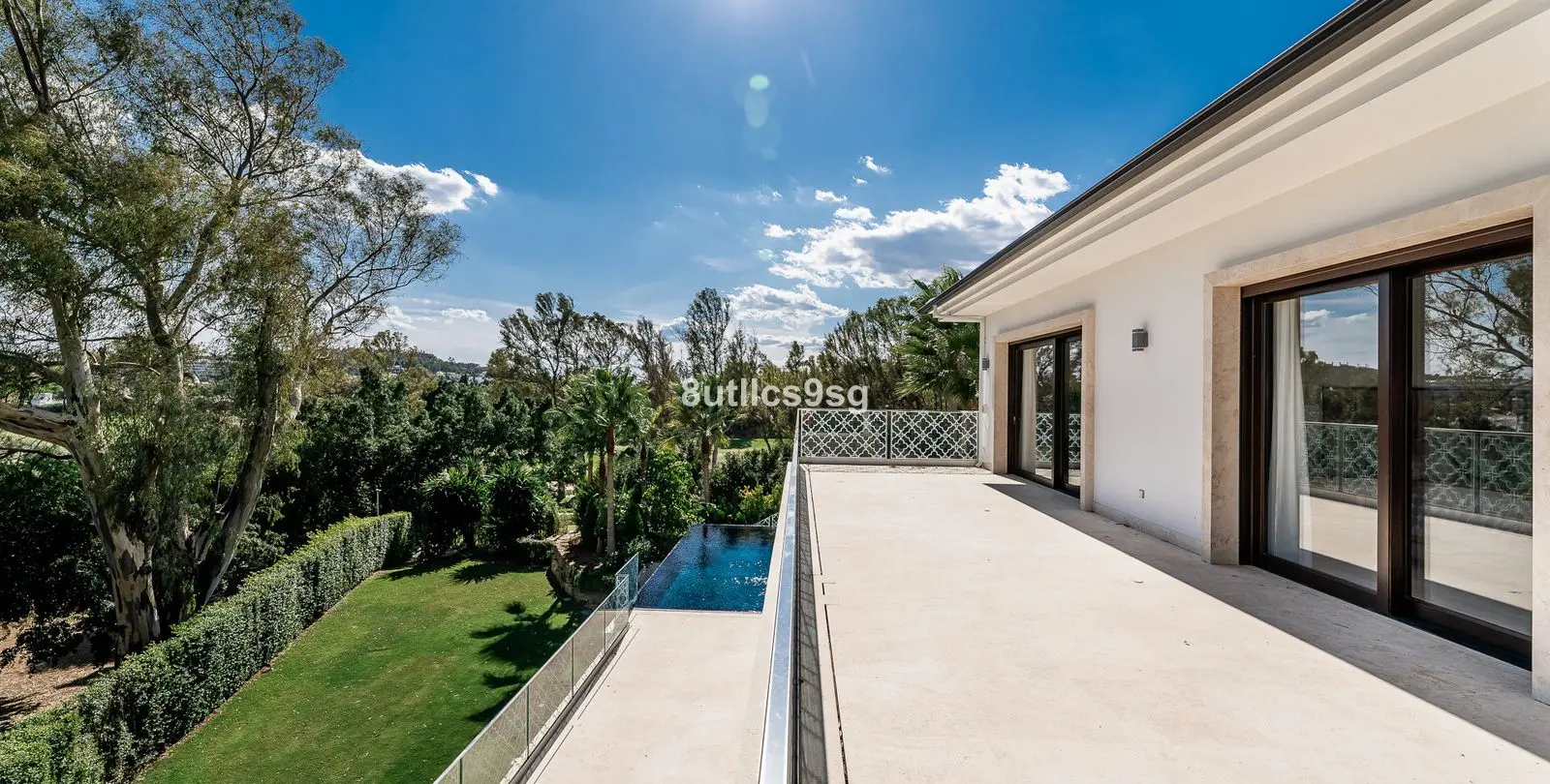 Venta de villa independiente en Nueva Andalucía 8