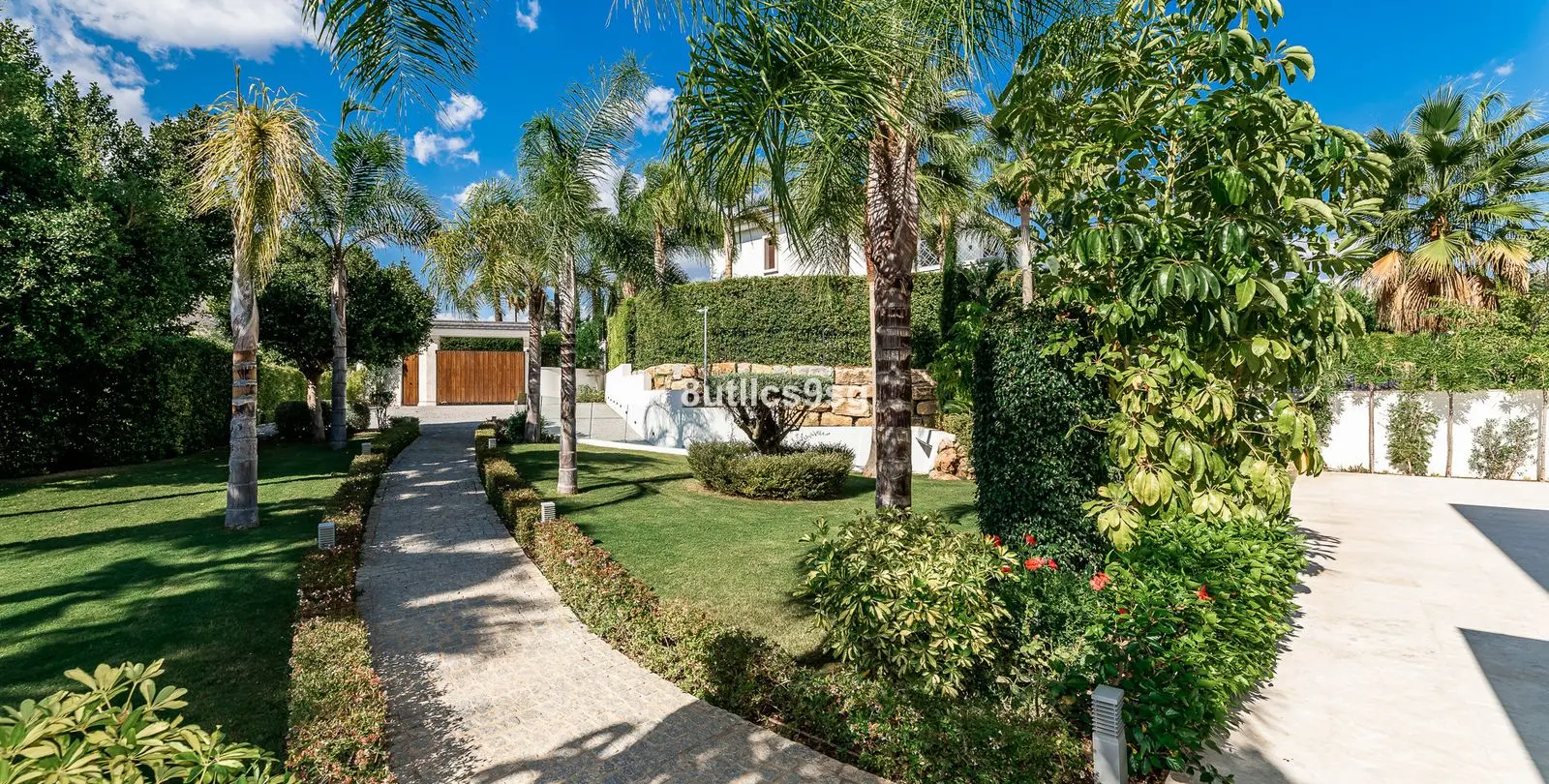 Venta de villa independiente en Nueva Andalucía 14