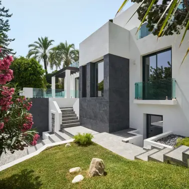 Sale of detached villa in Sierra Blanca