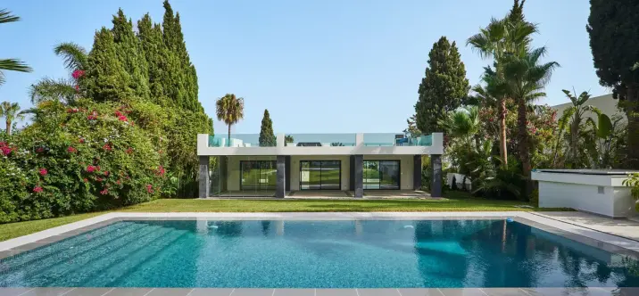 Sale of detached villa in Sierra Blanca 4