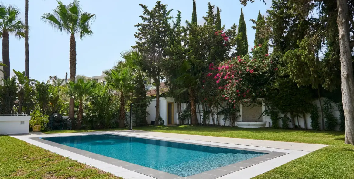Venta de villa independiente en Sierra Blanca 6