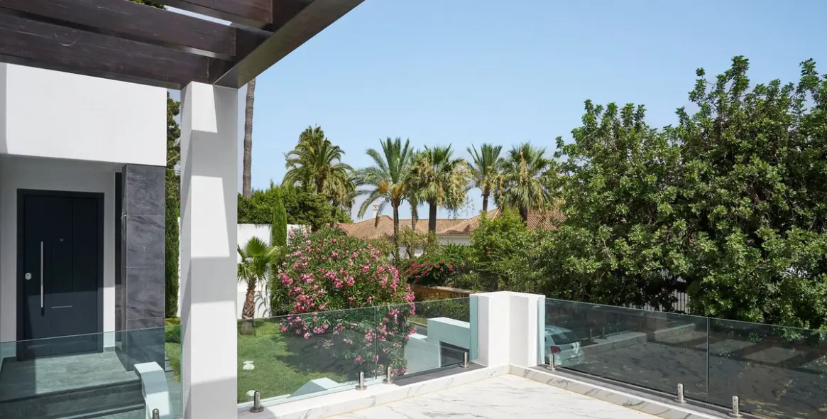 Venta de villa independiente en Sierra Blanca 12