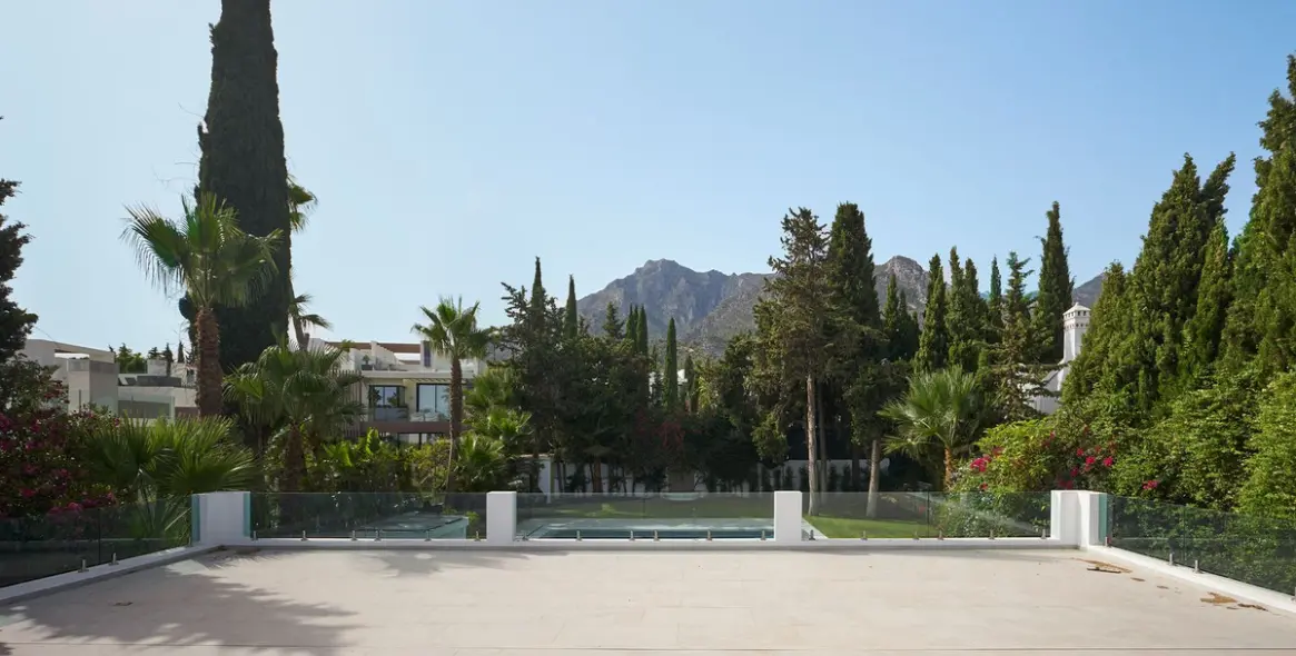 Venta de villa independiente en Sierra Blanca 18