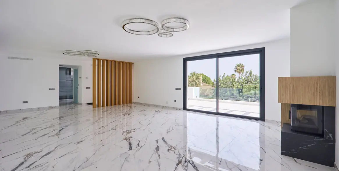 Venta de villa independiente en Sierra Blanca 21