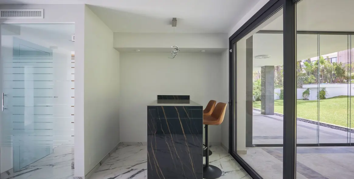 Venta de villa independiente en Sierra Blanca 26