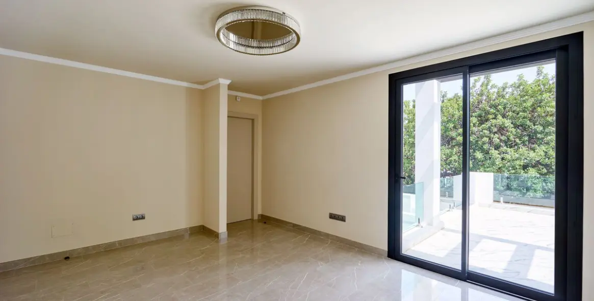 Venta de villa independiente en Sierra Blanca 41