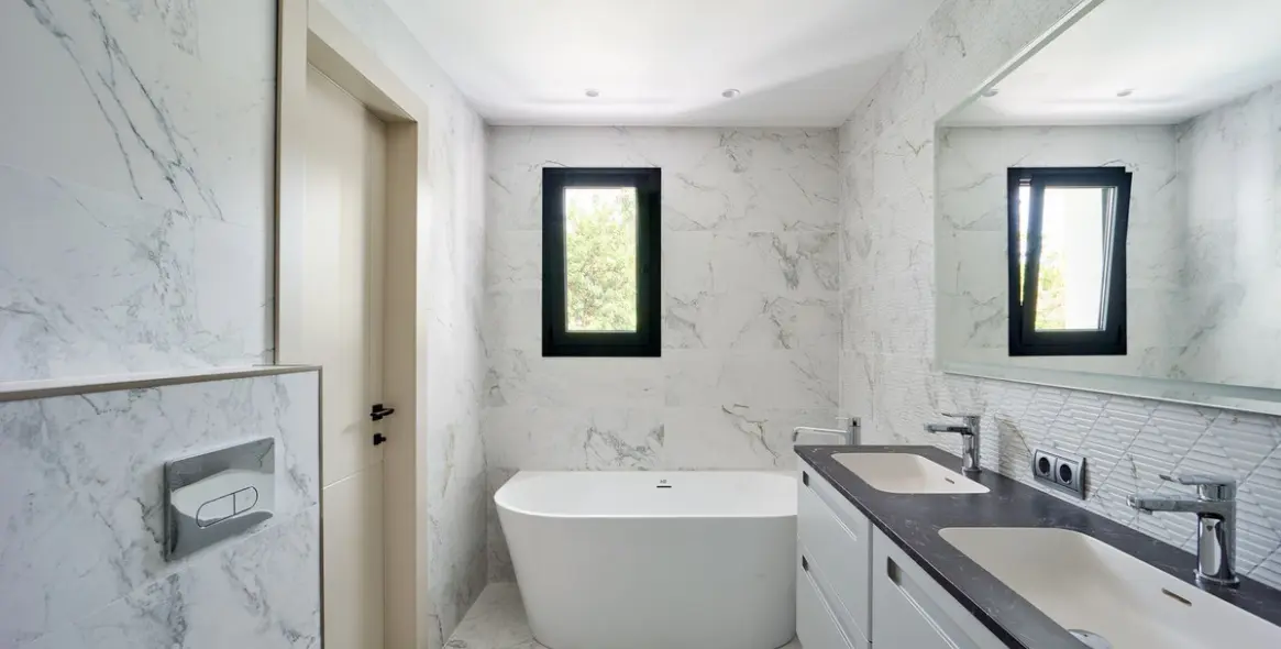 Venta de villa independiente en Sierra Blanca 49