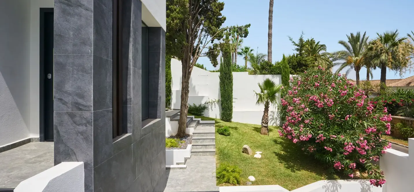 Sale of detached villa in Sierra Blanca 3