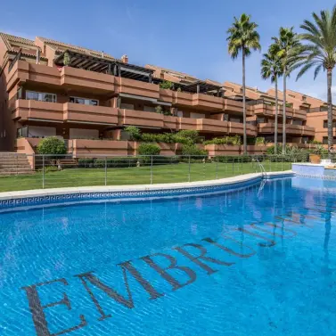 Долгосрочная аренда двухуровневого пентхауса в Puerto Banús