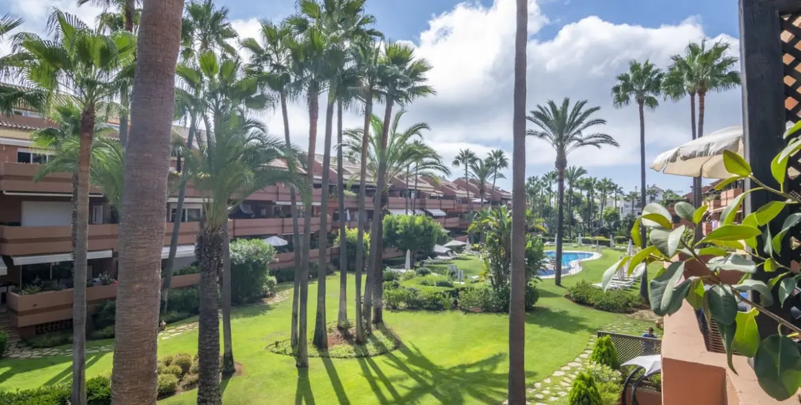Долгосрочная аренда двухуровневого пентхауса в Puerto Banús 2