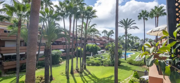Долгосрочная аренда двухуровневого пентхауса в Puerto Banús 1