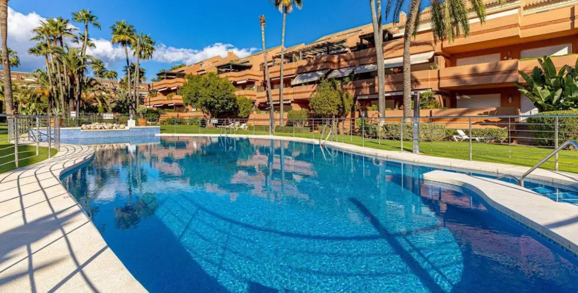 Долгосрочная аренда двухуровневого пентхауса в Puerto Banús 17