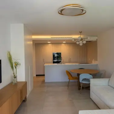 Venta de apartamento en planta media en San Pedro de Alcántara