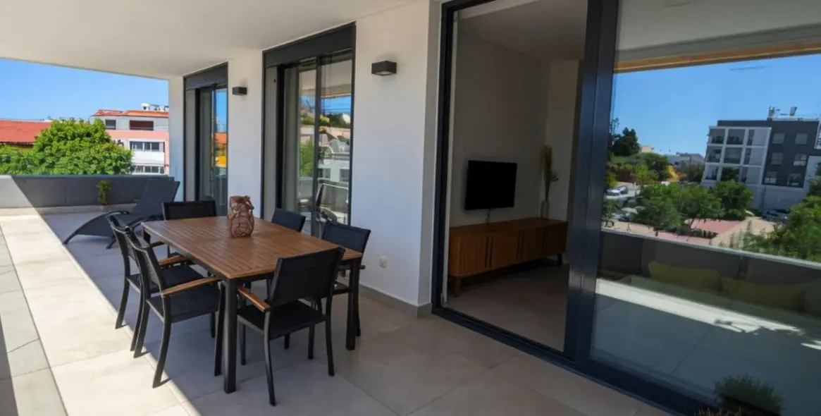 Venta de apartamento en planta media en San Pedro de Alcántara 3