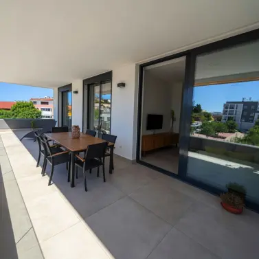 Venta de apartamento en planta media en San Pedro de Alcántara