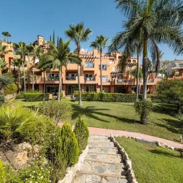 Venta de apartamento en planta baja en Nueva Andalucía