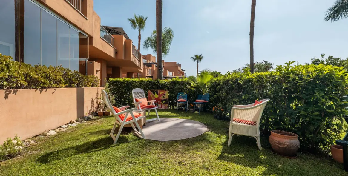 Venta de apartamento en planta baja en Nueva Andalucía 17