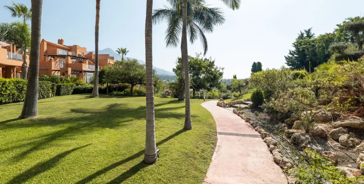 Venta de apartamento en planta baja en Nueva Andalucía 20