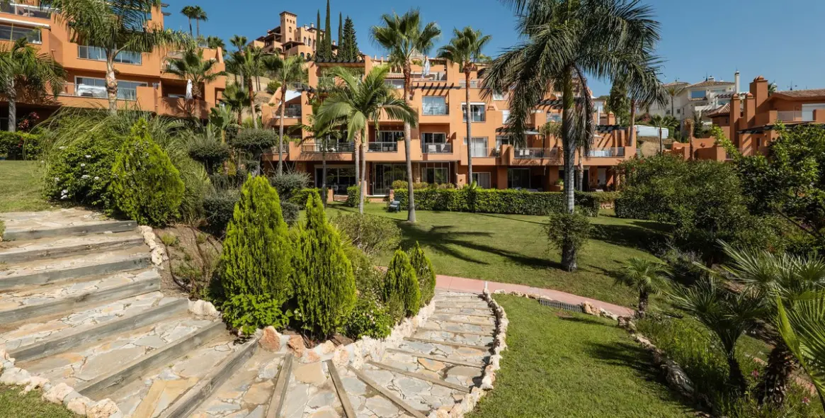 Venta de apartamento en planta baja en Nueva Andalucía 25