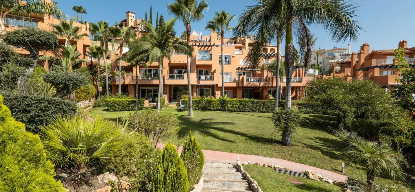 Venta de apartamento en planta baja en Nueva Andalucía 0