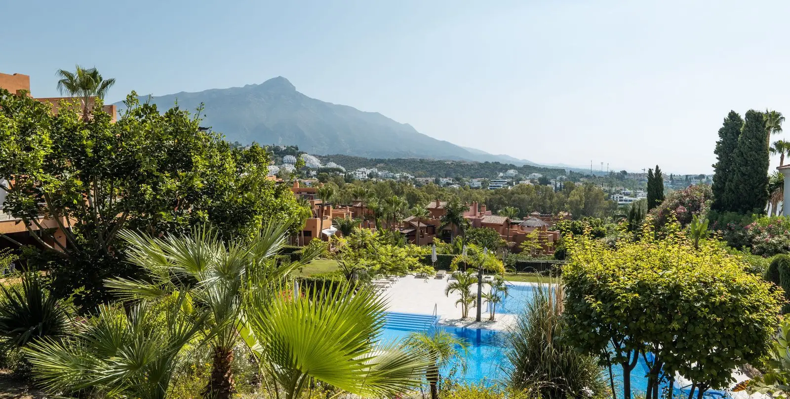 Sale of ground floor apartment in Nueva Andalucía 23