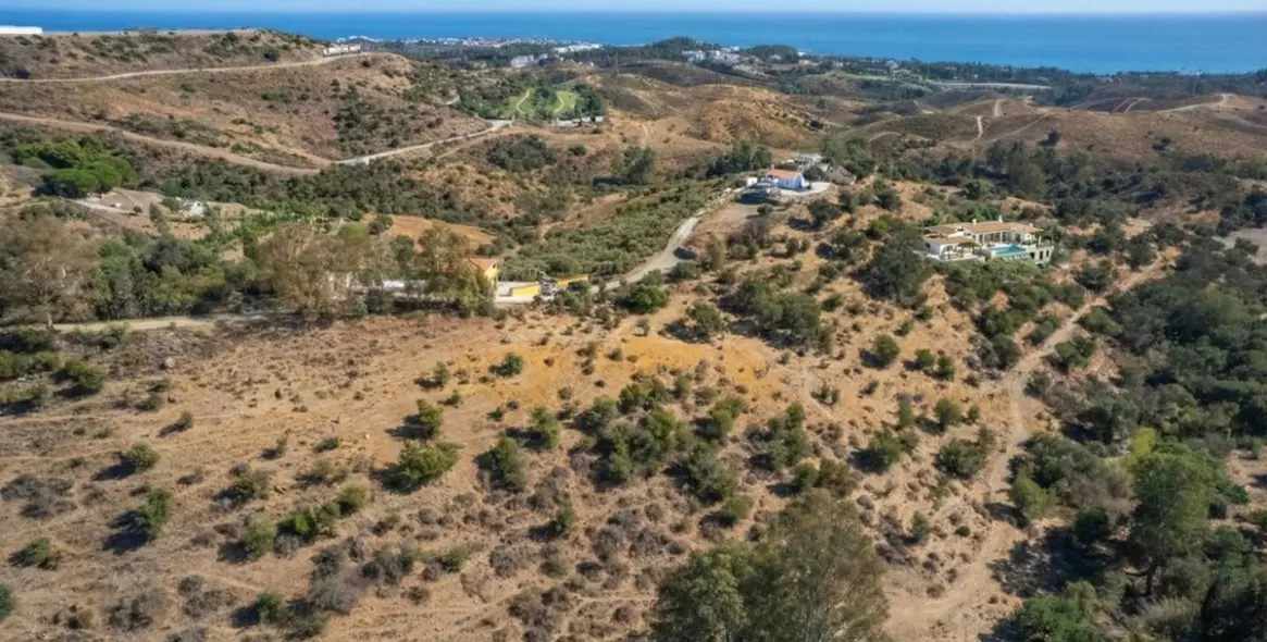 Venta de parcela residencial en Cerros del Aguila 2
