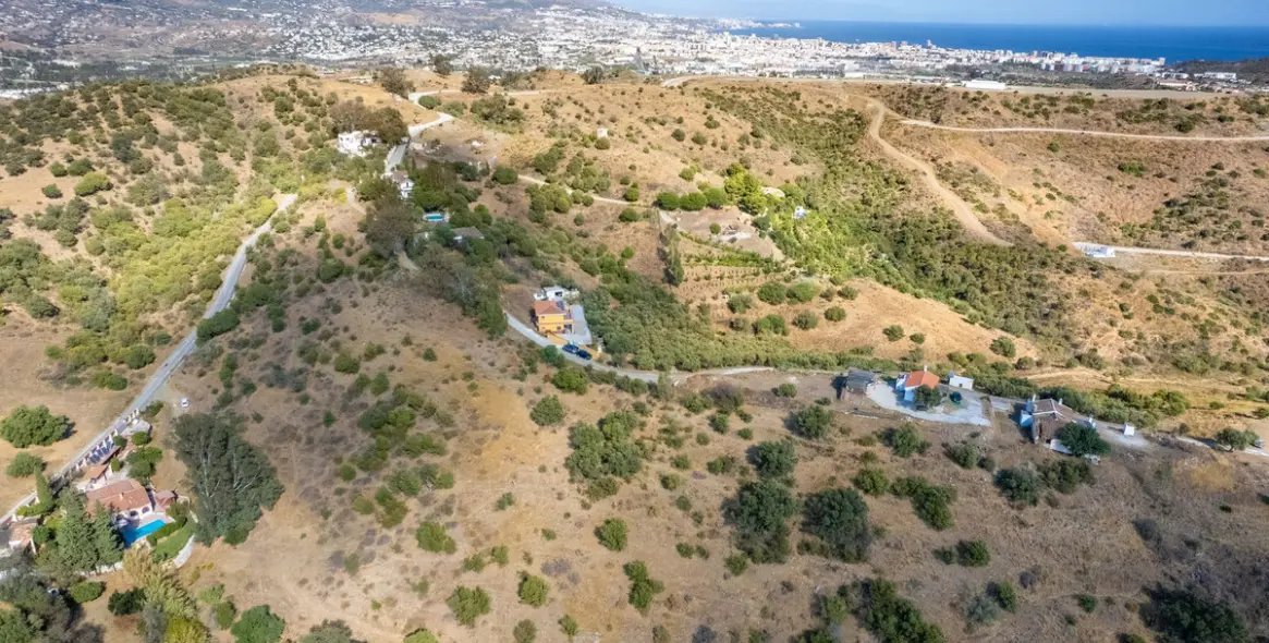 Venta de parcela residencial en Cerros del Aguila 4