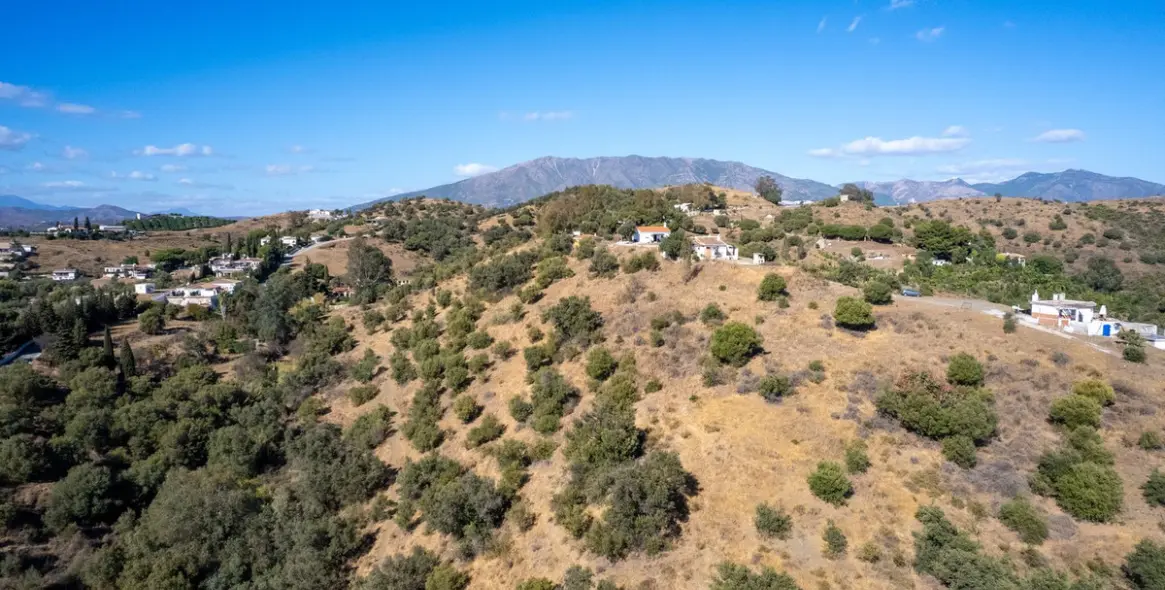 Venta de parcela residencial en Cerros del Aguila 6