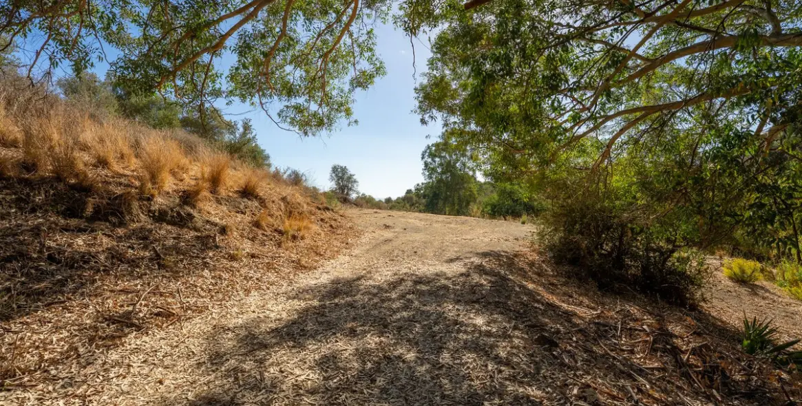 Venta de parcela residencial en Cerros del Aguila 7