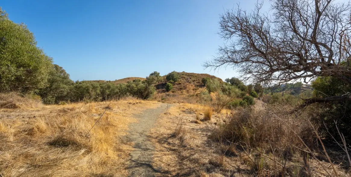 Venta de parcela residencial en Cerros del Aguila 10
