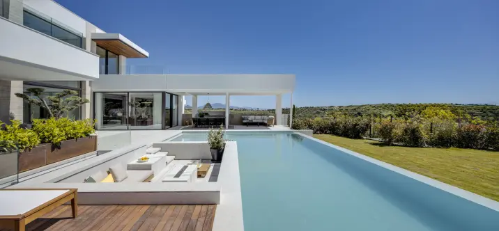Venta de villa independiente en Casares 1