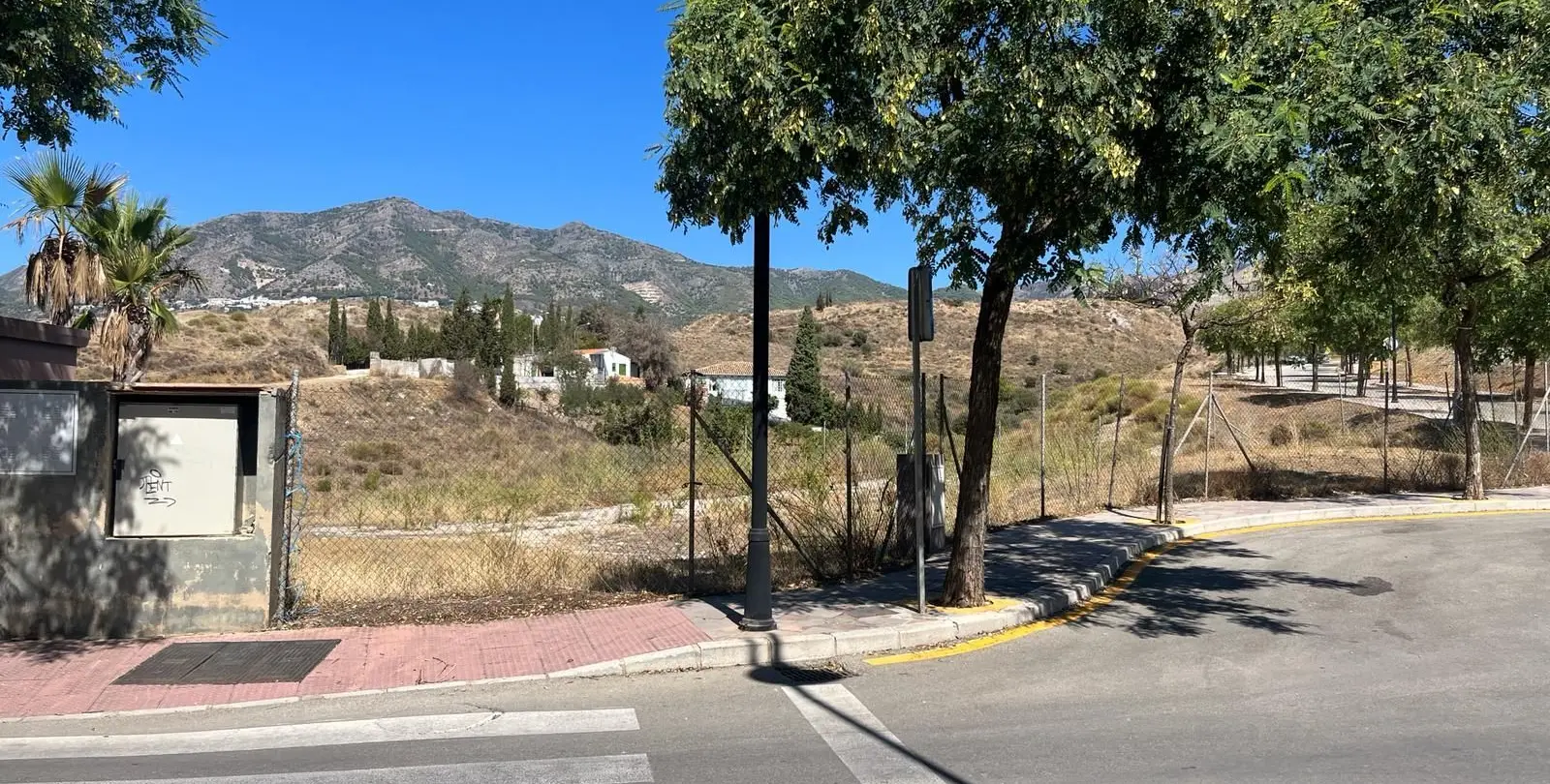 Sale of residential plot in Fuengirola 3