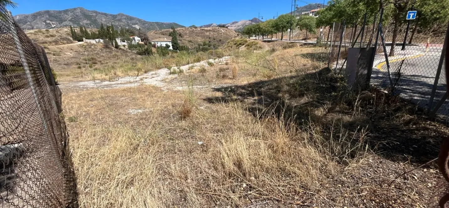 Sale of residential plot in Fuengirola 3