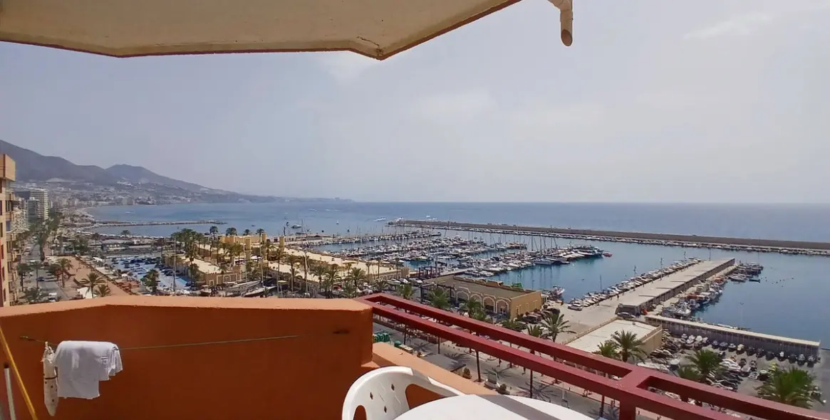 Venta de apartamento en planta media en Fuengirola 1