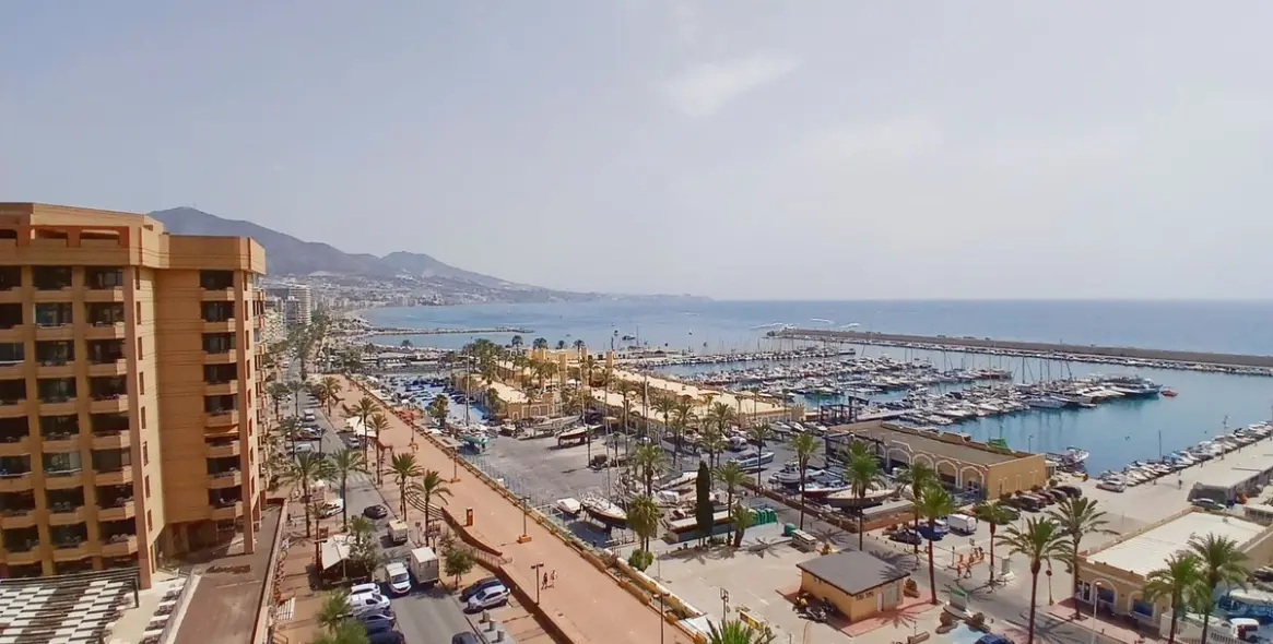 Venta de apartamento en planta media en Fuengirola 2