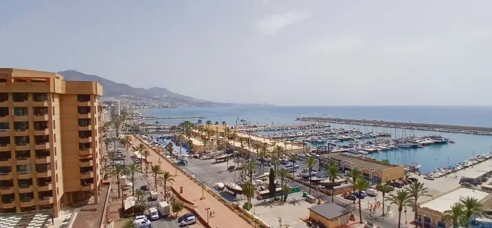 Venta de apartamento en planta media en Fuengirola 1