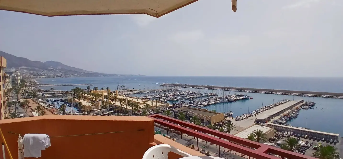 Venta de apartamento en planta media en Fuengirola 0