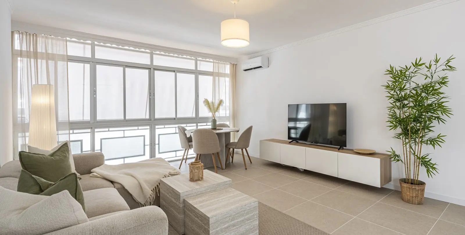 Sale of middle floor apartment in Estepona 4