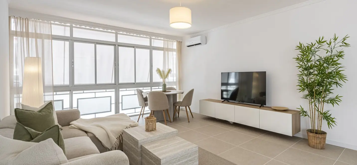 Sale of middle floor apartment in Estepona 3