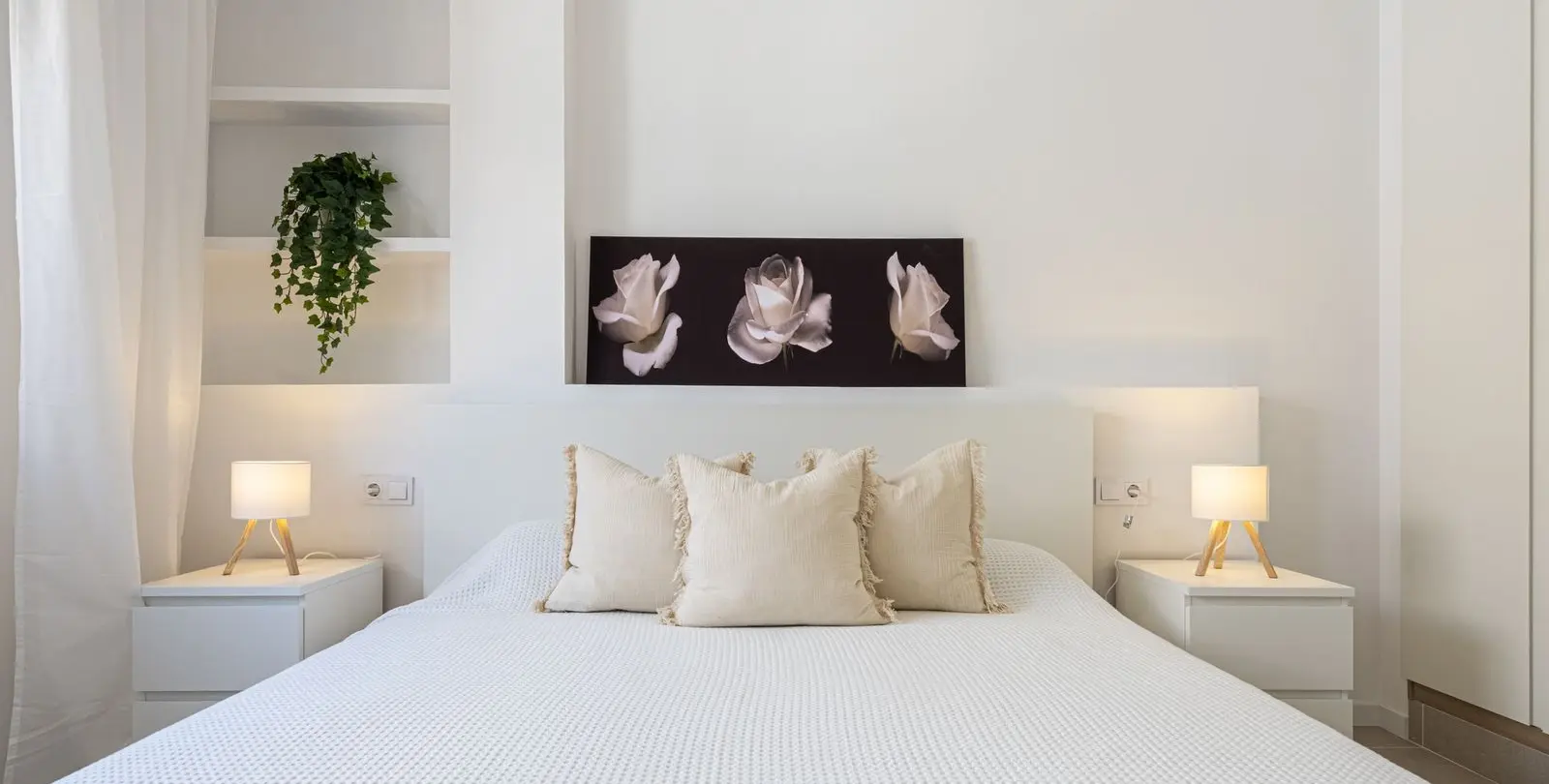 Sale of middle floor apartment in Estepona 10
